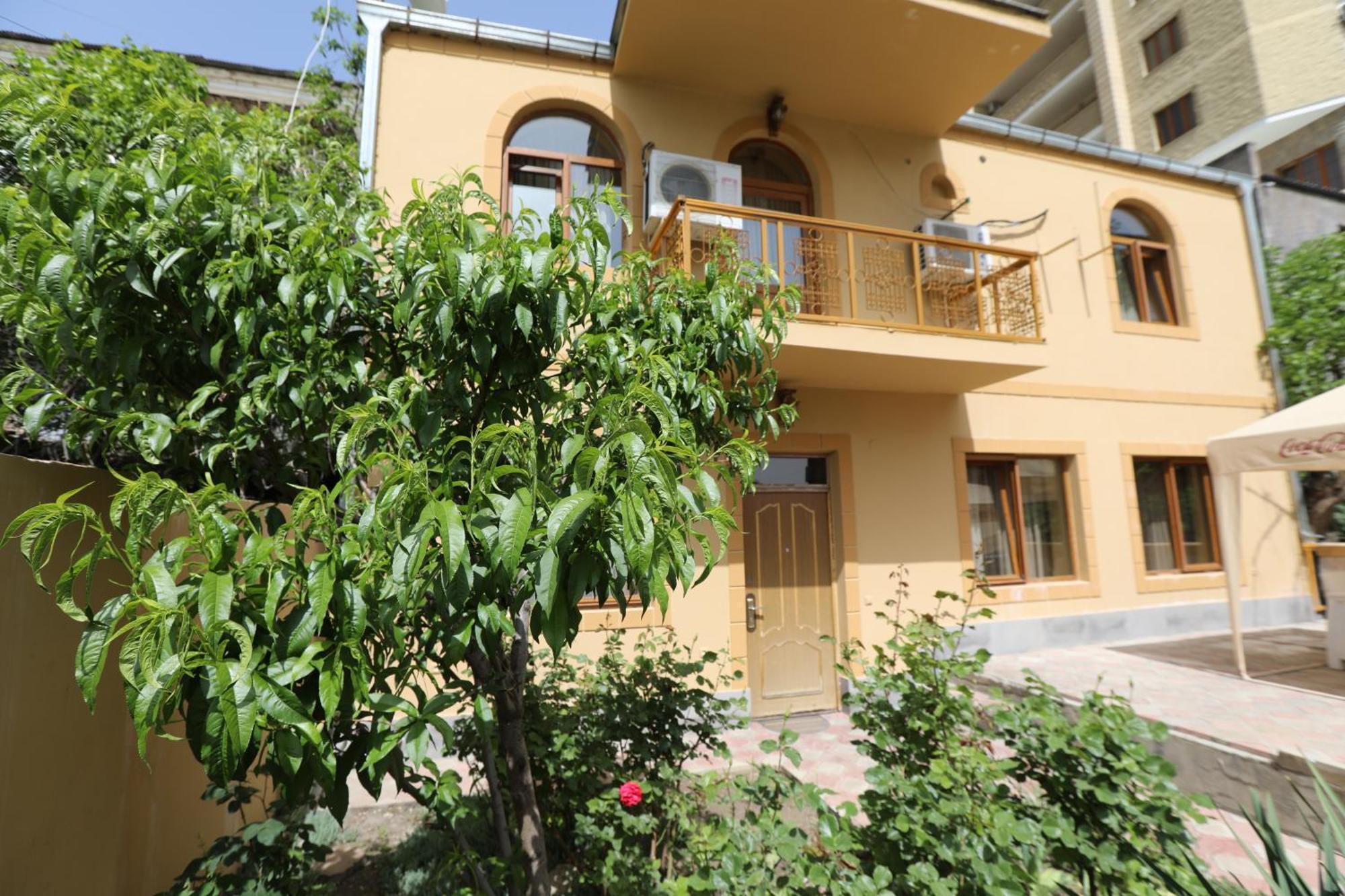 Popock Baghramyan Bed & Breakfast Yerevan Exterior photo